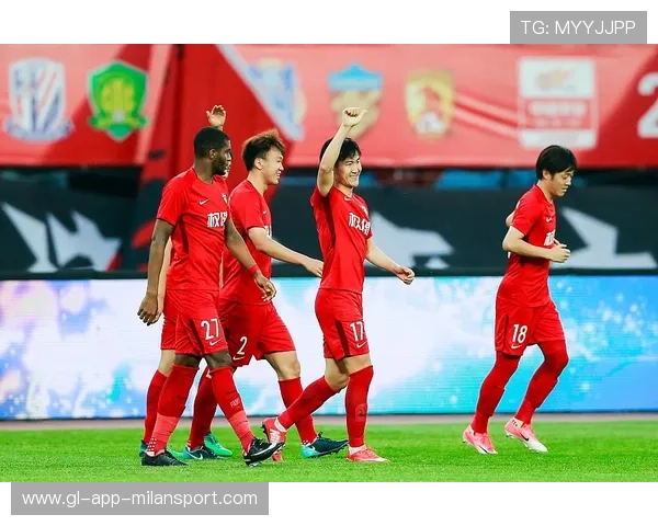 上海申花渗透推进多次抵达禁区外缘