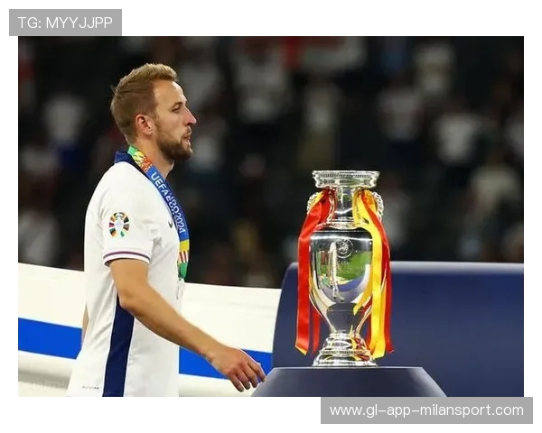 凯恩脚尖借力传球制造反方向突破空间,热刺轻松打入肋部